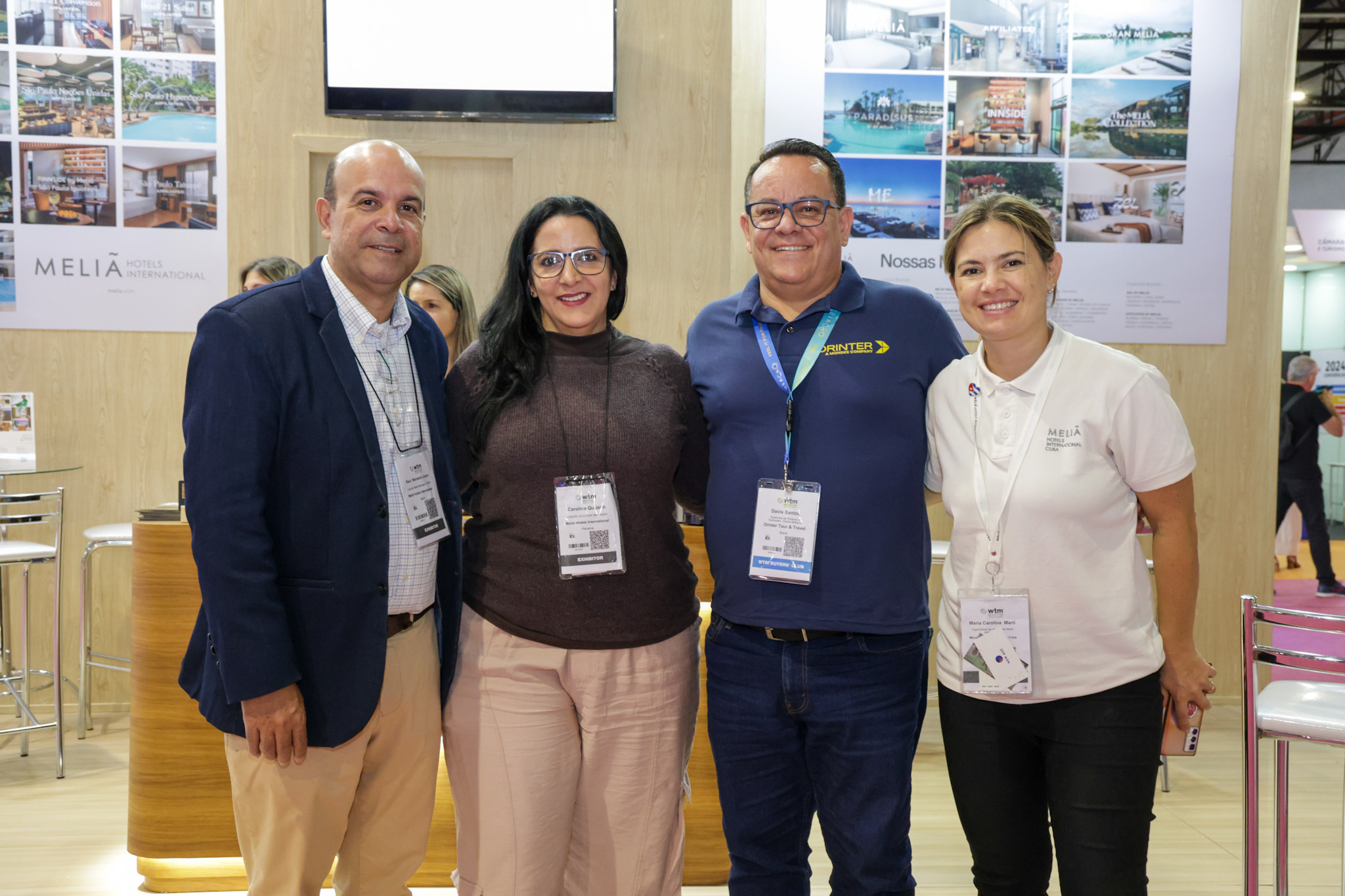 Raul Monteiro e Carolina Quajaro, do Meliã, Davis Santou, da Orinter Tour & Travel, e Maria Carolina, do Turismo de Cuba Raul Monteiro e Carolina Quajaro, do Meliã, Davis Santou, da Orinter Tour & Travel, e Maria Carolina, do Turismo de Cuba