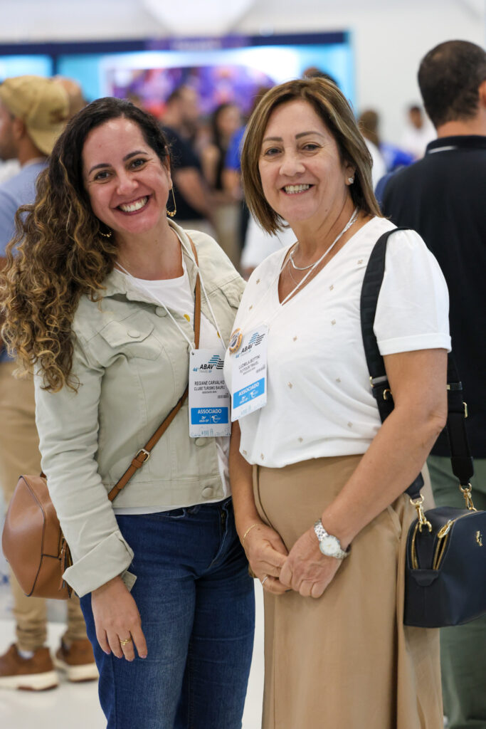 Regiane Carvalho, do Clube Turismo e Ludmila Bottini, da Flytour Travel