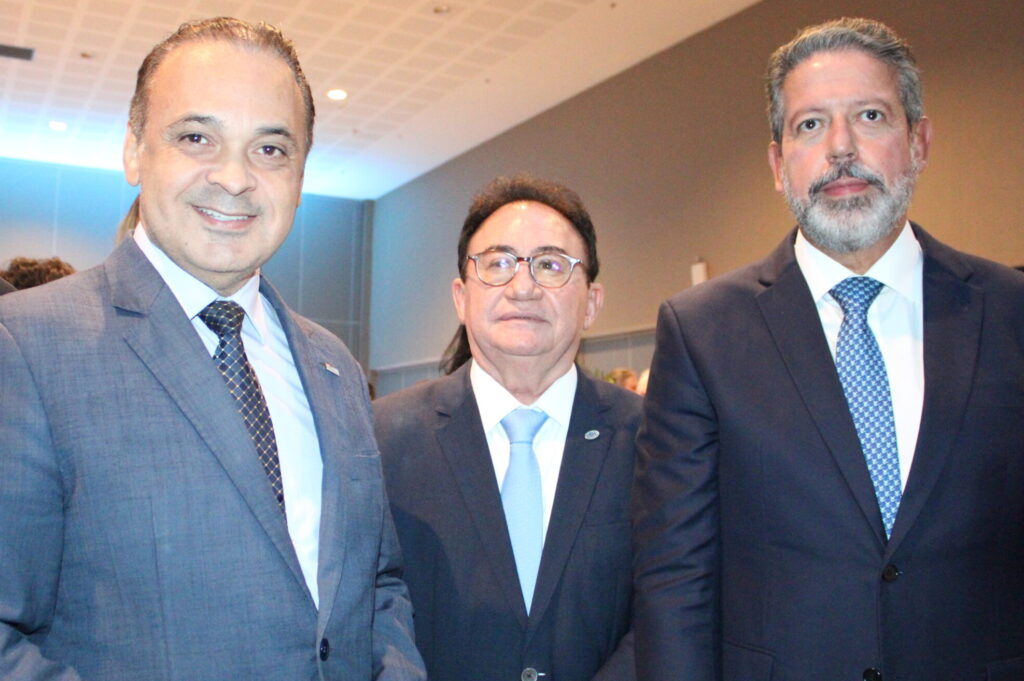 Roberto de Lucena, secretário de Turismo de SP, Manoel Linhares, da ABIH Nacional, e Arthur Lira