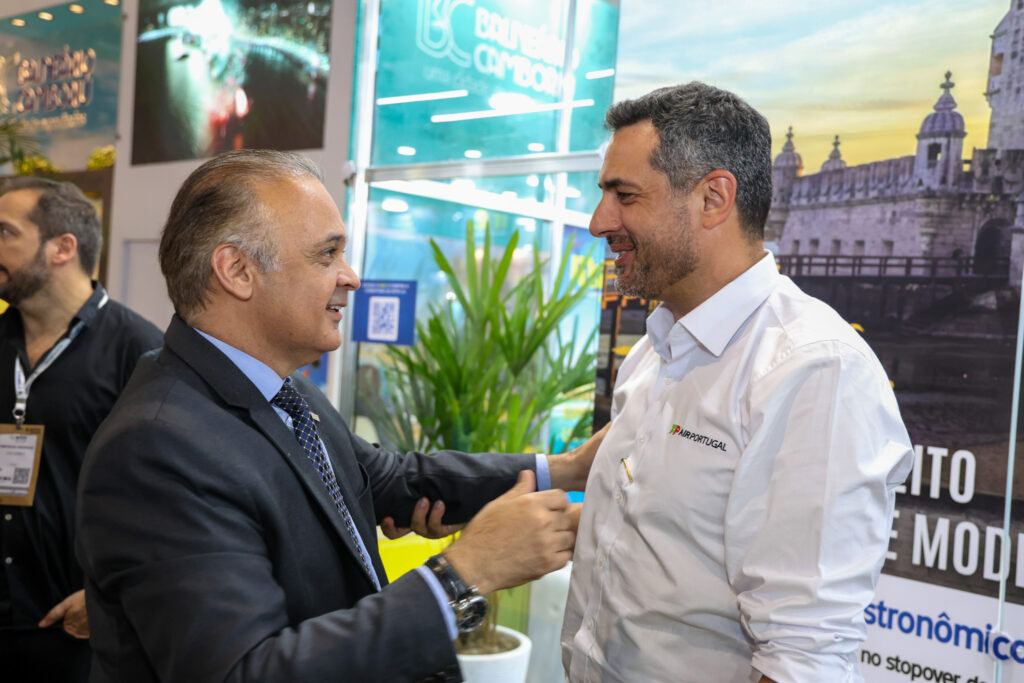 Roberto de Lucena, secretário de Turismo do estado de São Paulo, e Carlos Antunes, da TAP