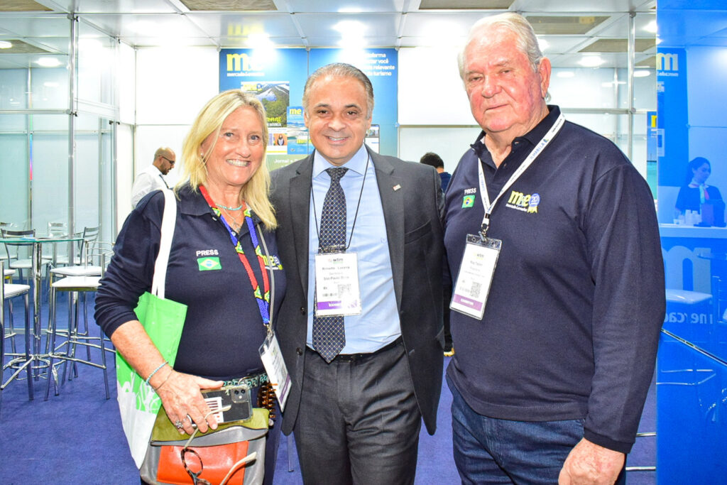 Rosa Masgrau, do M&E, Roberto de Lucena, da Setur-SP e Roy Taylor, do M&E