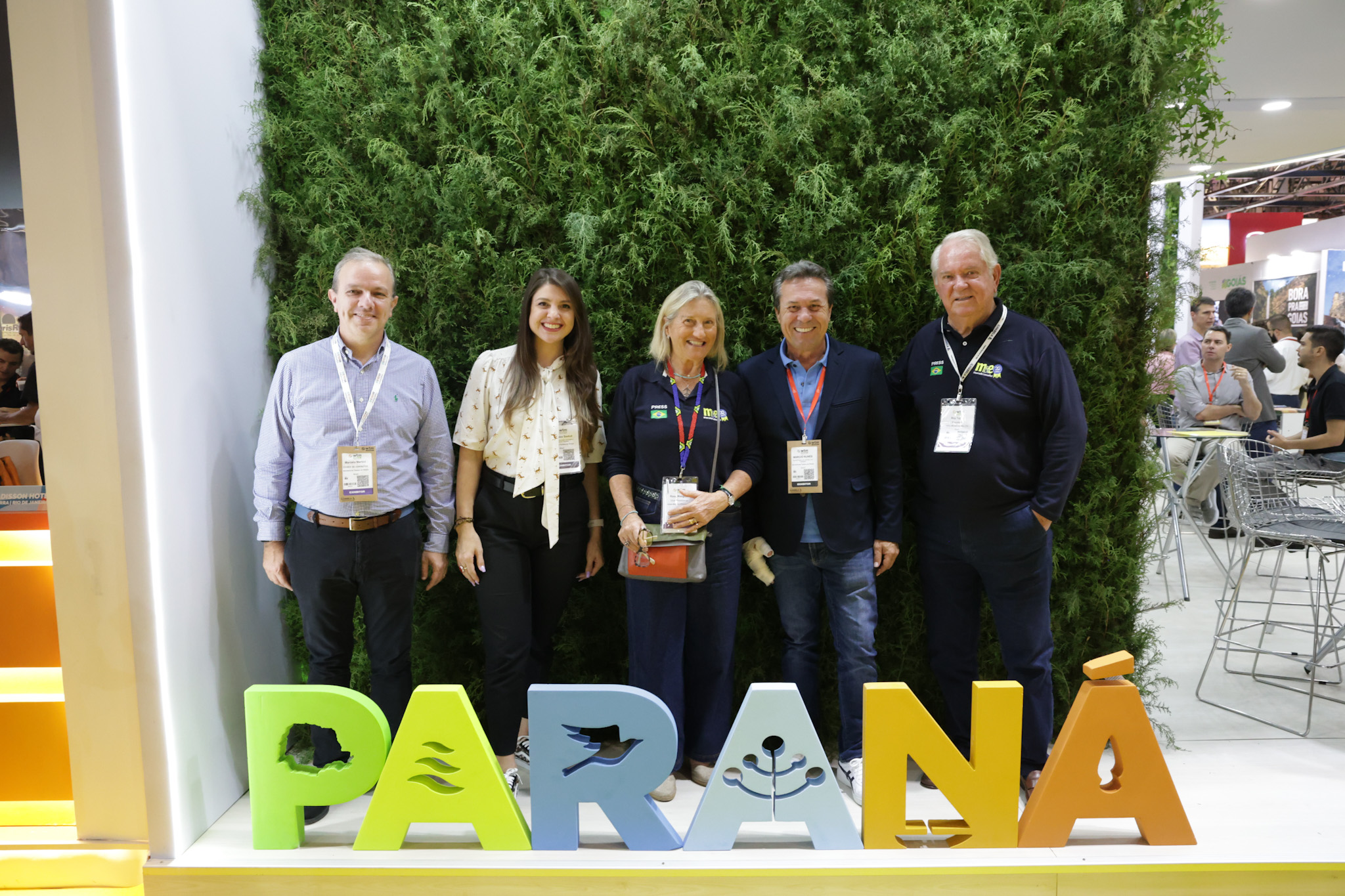 Rosa Masgrau e Roy Taylor, do M&E, com Marcelo Martini, Andressa Szekut e Marcio Nunes, da Setur-PR Rosa Masgrau e Roy Taylor, do M&E, com Marcelo Martini, Andressa Szekut e Marcio Nunes, da Setur-PR
