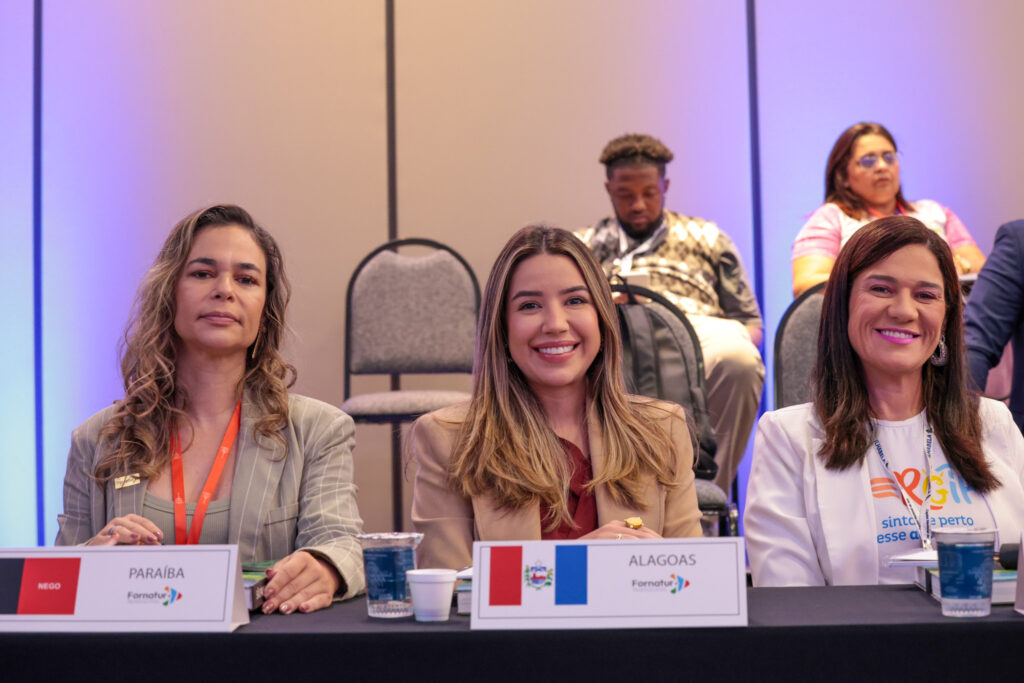 Rosália Lucas, secretaria de turismo da Paraíba, Bárbara Braga, secretaria de Turismo de Alagoas e Daniela Mesquita, secretaria Executiva da Setur-SE