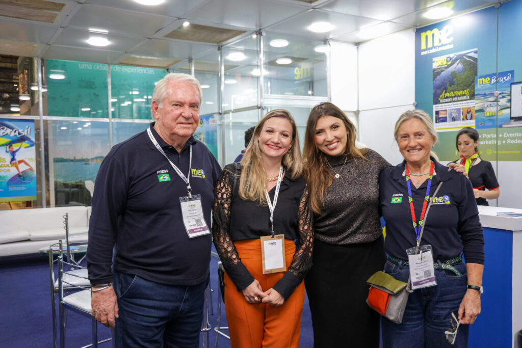 Roy Taylor e Rosa Masgrau, do M&E, com Cinthia Marques e Ana Carla, do MTur