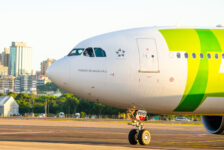 TAP flexibiliza reservas em Porto Alegre e lança voo extra em Guarulhos
