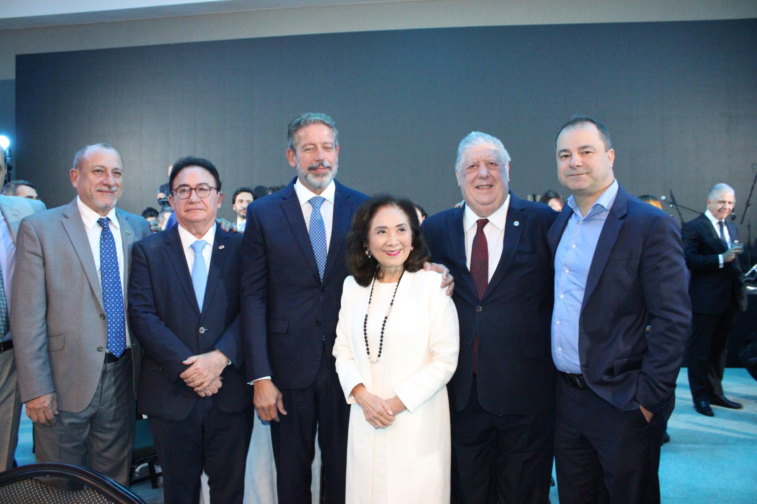 Toni Sando, da Unedestinos, Manoel Linhares, da ABIH, Arthur Lira, Chieko Aoki, do Blue Tree, Fernando Guinato, do SPCVB, e Rafaelle Cecere, da R1 Toni Sando, da Unedestinos, Manoel Linhares, da ABIH, Arthur Lira, Chieko Aoki, do Blue Tree, Fernando Guinato, do SPCVB, e Rafaelle Cecere, da R1