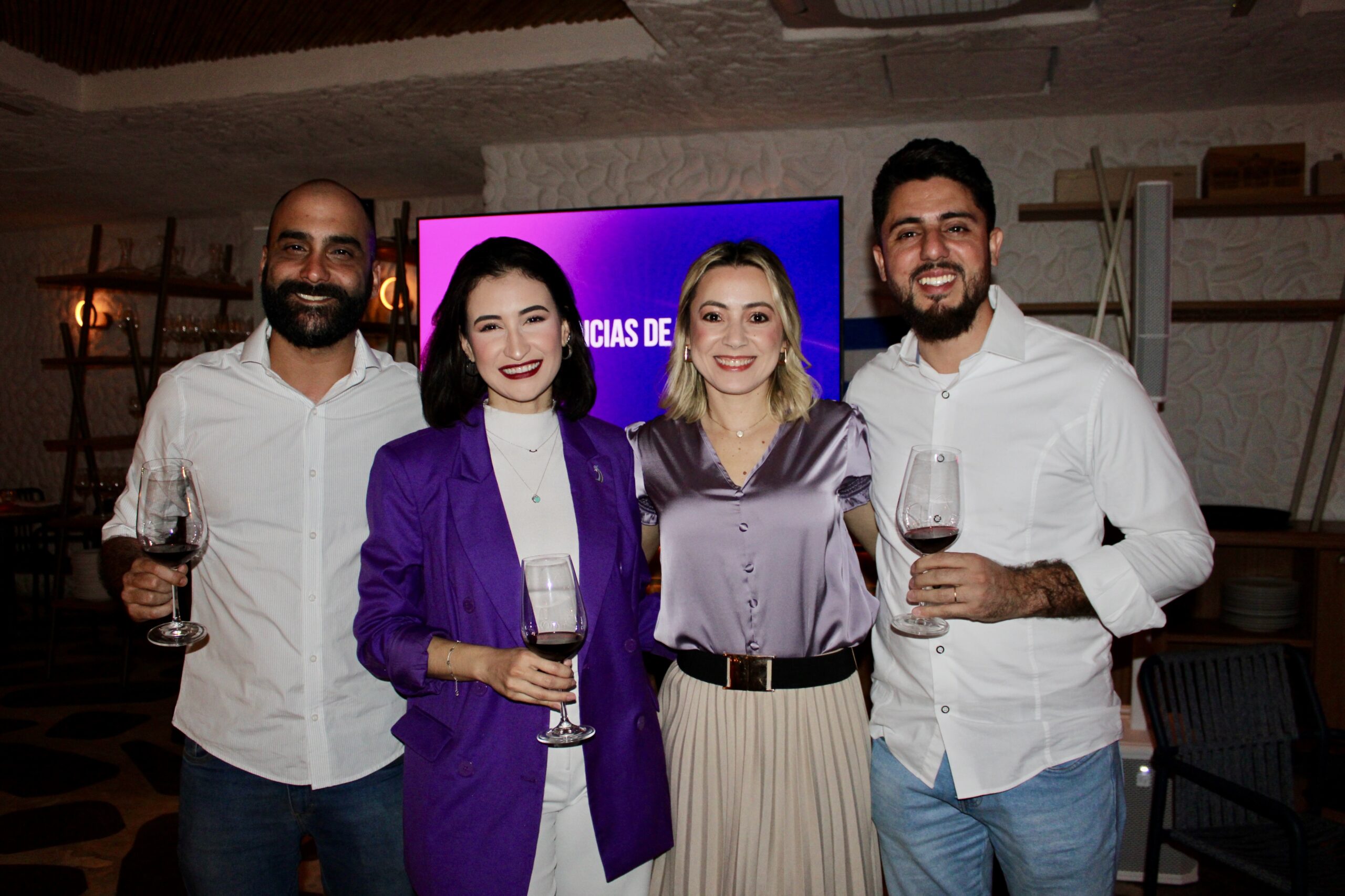 Vinicius Conde, da Latidudes, Luana Amorim e Amanda Santos, da Minasia, e Ubirajara Alcantara, da Latidudes Vinicius Conde, da Latidudes, Luana Amorim e Amanda Santos, da Minasia, e Ubirajara Alcantara, da Latidudes