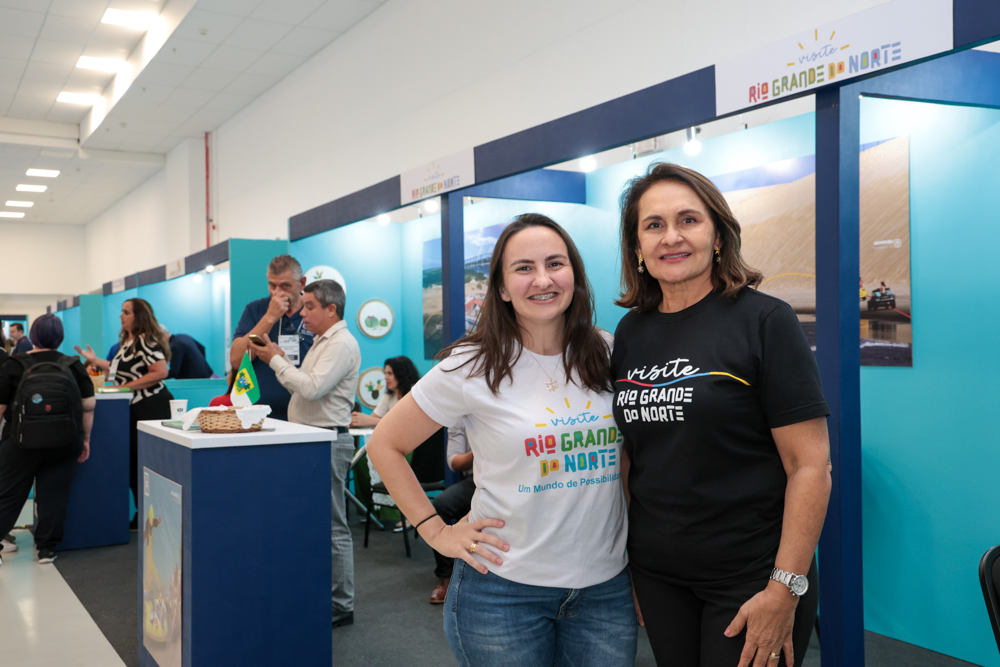 Vivi Ferreira e Ana Rita, da Emprotur Vivi Ferreira e Ana Rita, da Emprotur