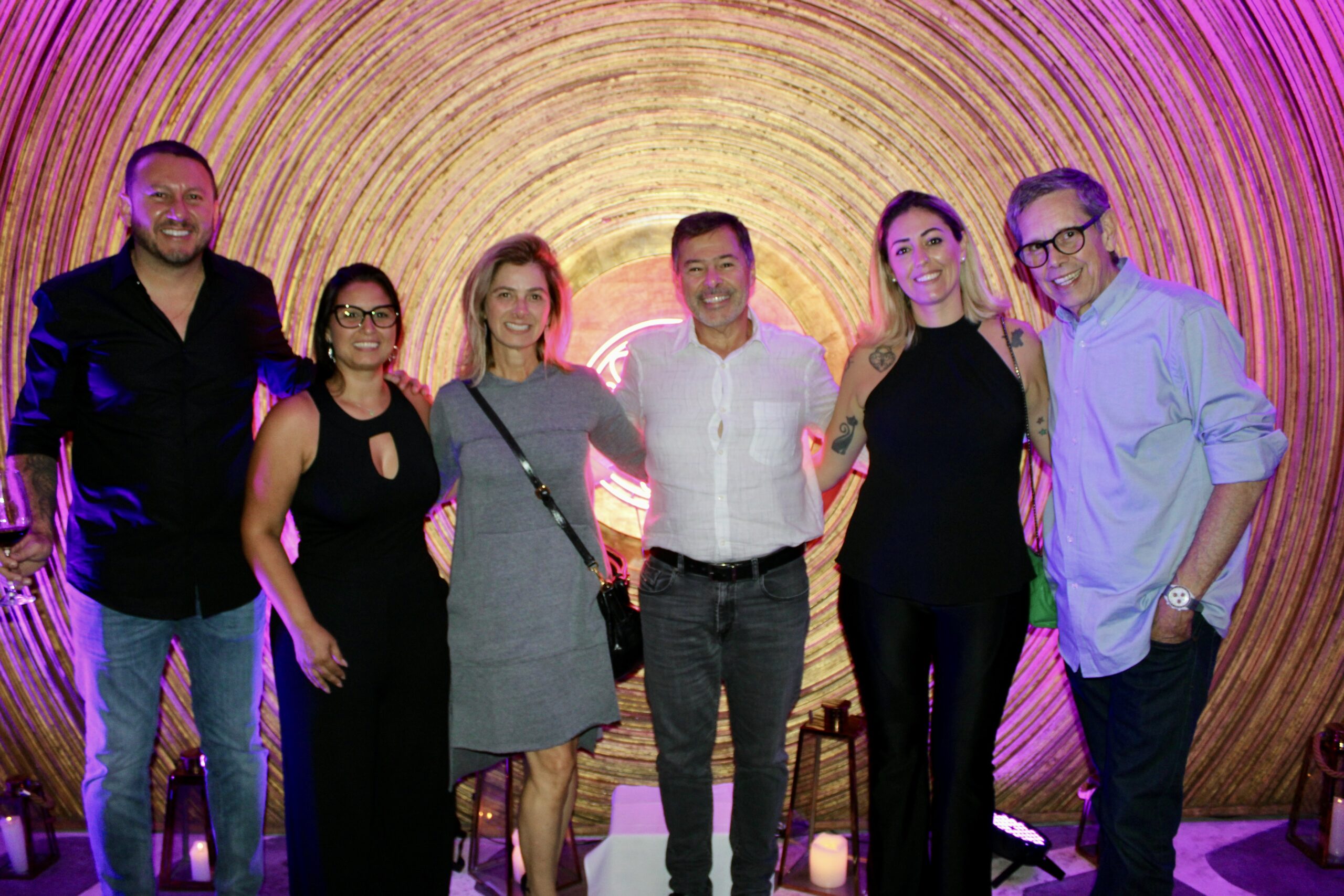 Wagner Chaves e Karliana Leite, da Sakura, Giselle Lucatto e Cezar Augusto da Kosmos, e Grasi Carrara e Cassio Oliveira, da Sakura Wagner Chaves e Karliana Leite, da Sakura, Giselle Lucatto e Cezar Augusto da Kosmos, e Grasi Carrara e Cassio Oliveira, da Sakura