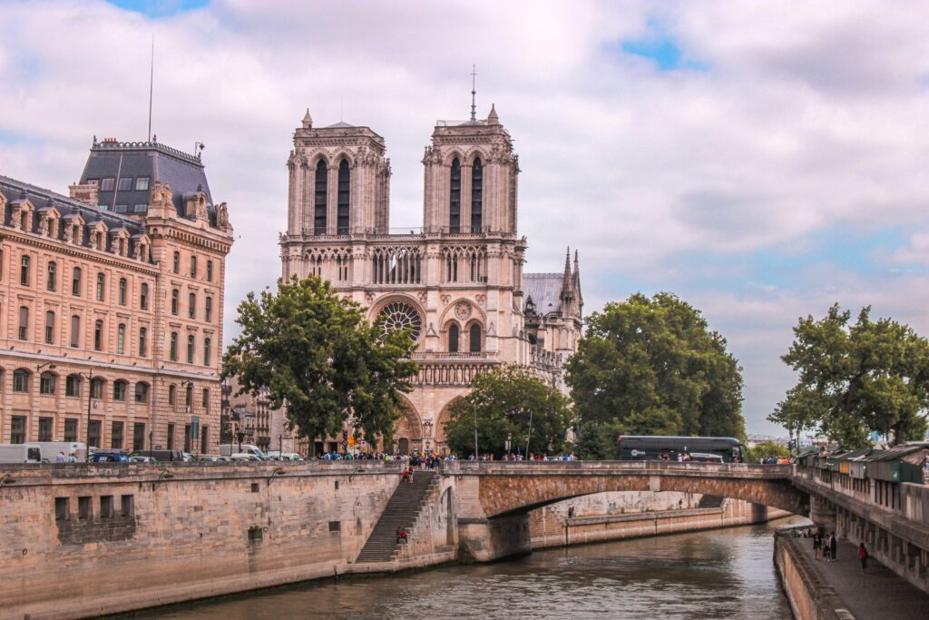 hannah reding qv9DvC2hh44 unsplash Catedral de Notre Dame reabrirá para visitantes individuais a partir de dezembro