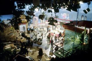 Em 1989, a terceira edição de “The Mickey Mouse Club” estreou no Disney Channel e foi filmada no Disney’s Hollywood Studios