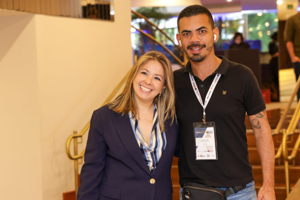 Ana Carolina e Cleber França, do Fórum de Turismo 60+