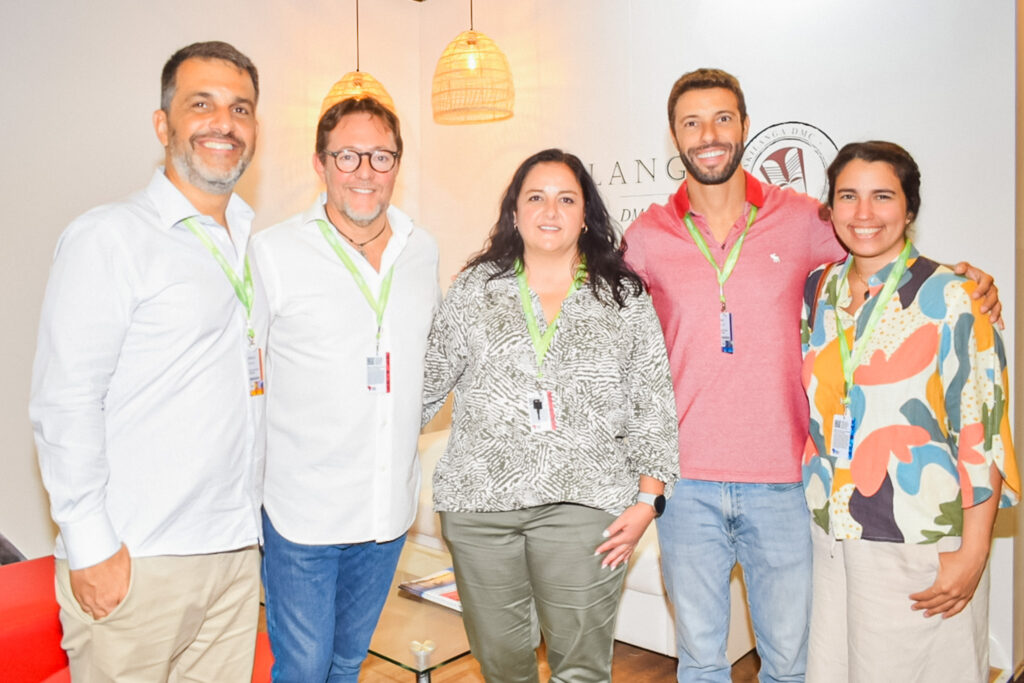 Andre Laget e Leila Aube, do DMC Akilanga com a equipe do Turismo da Africa do Sul
