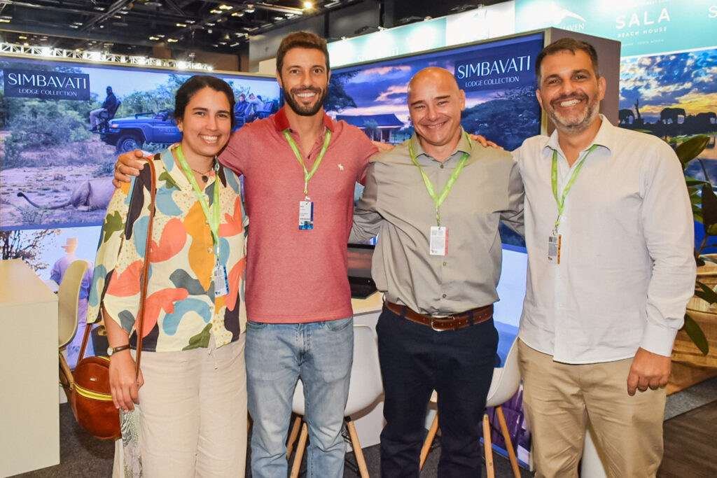 Bianca Caballero e Diogo Caldeira, da SAT, com Juan Nel, do Simbavati Lodge; e Marcelo Marques da SAT