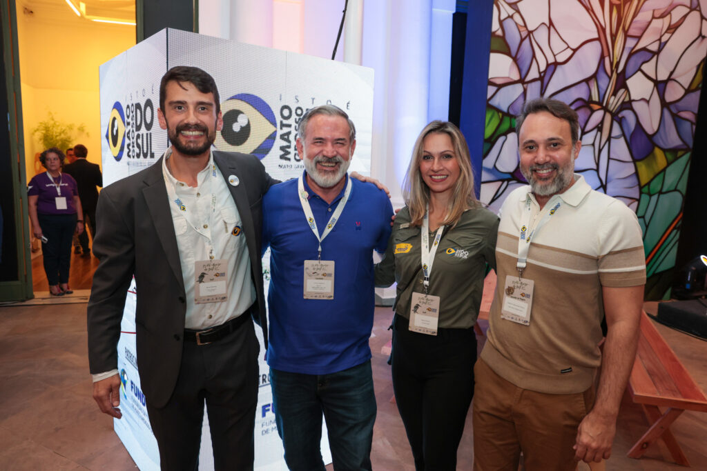 Bruno Wendling, da Fundtur-MS, Clovis Casemiro, da IGLTA, Débora Bordin, da Fundtur-MS, e Alex Bernardes, do LGBT+ Turismo Expo
