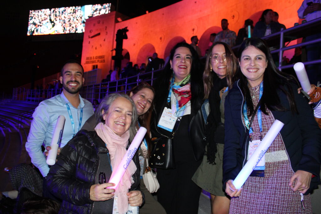 Bryan Mantilla e Rafaela Gross Brown, do Visit Florida, Ana Flavia Medina, de Kissimmee, Claudia Cajal, do Visit Florida, Isabel Marrón, de Tampa Bay, e Alessandra Ueno, de Kissimmee