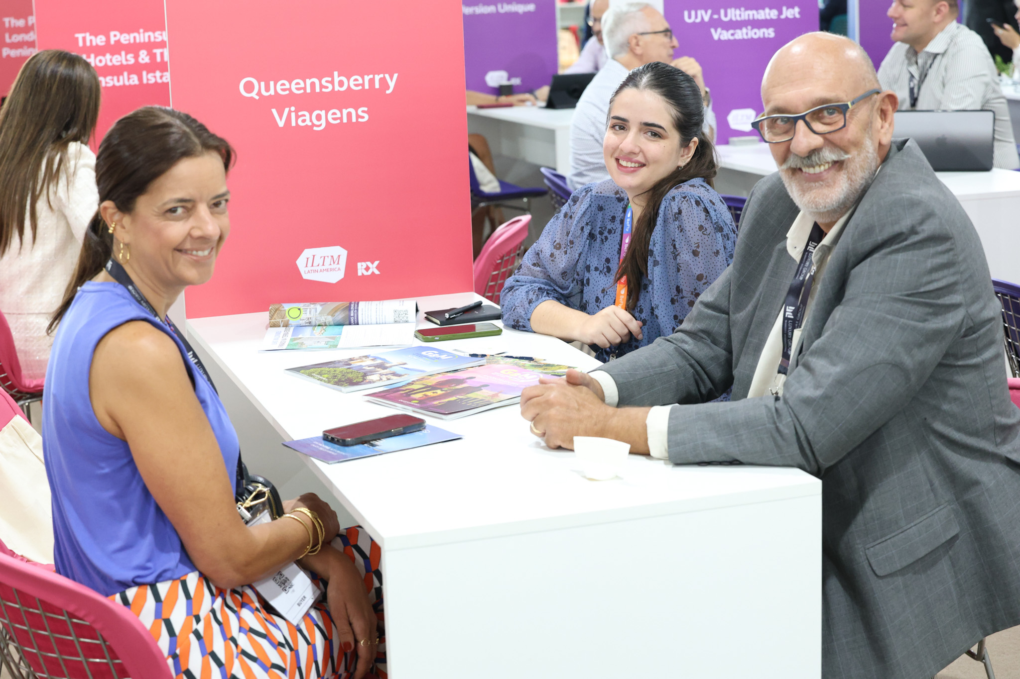 Camila Raffaelli, da 108 Travel, Ananda de Rezende e Lourenço, da Queensberry Camila Raffaelli, da 108 Travel, Ananda de Rezende e Lourenço, da Queensberry