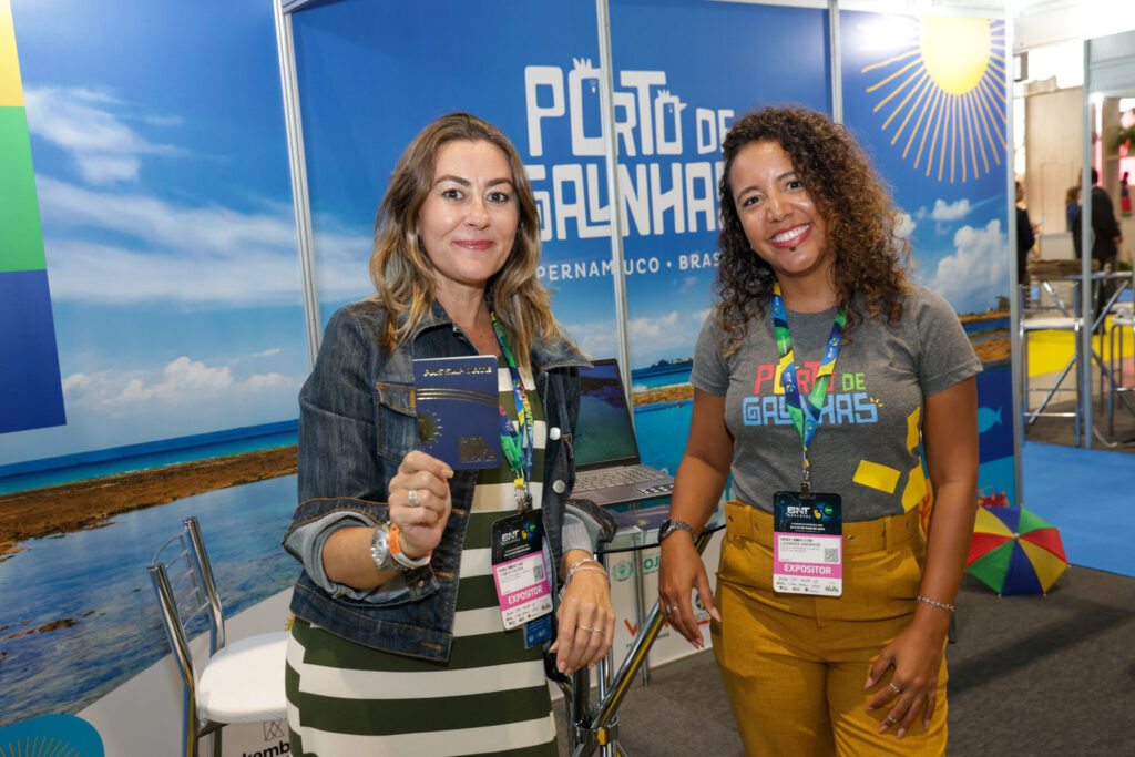 Camila Valera e Lizandra Andrade, de Porto de Galinhas