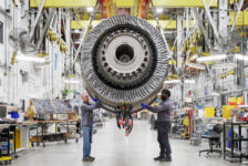 GE Aerospace investirá R$ 430 milhões em ampliação de fábrica no Brasil