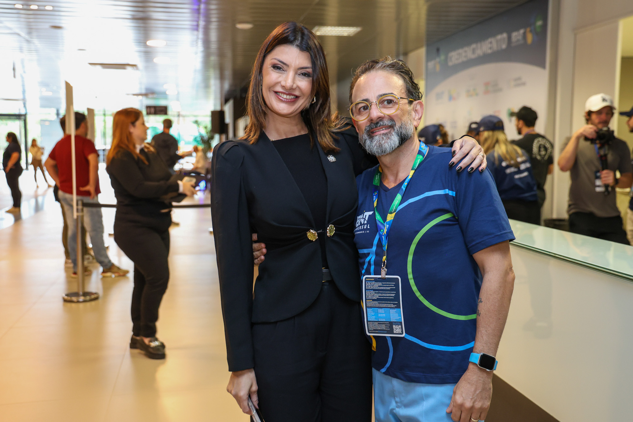 Catiane Seif, secretária adjunta de Turismo de Santa Catarina, e Geninho Goes, da BNT Mercosul Catiane Seif, secretária adjunta de Turismo de Santa Catarina, e Geninho Goes, da BNT Mercosul