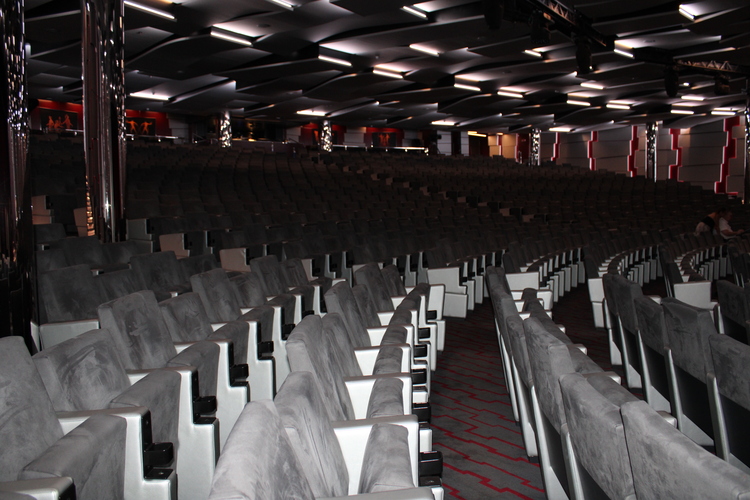 Chora Theatre, com capacidade para 900 pessoas Chora Theatre, com capacidade para 900 pessoas