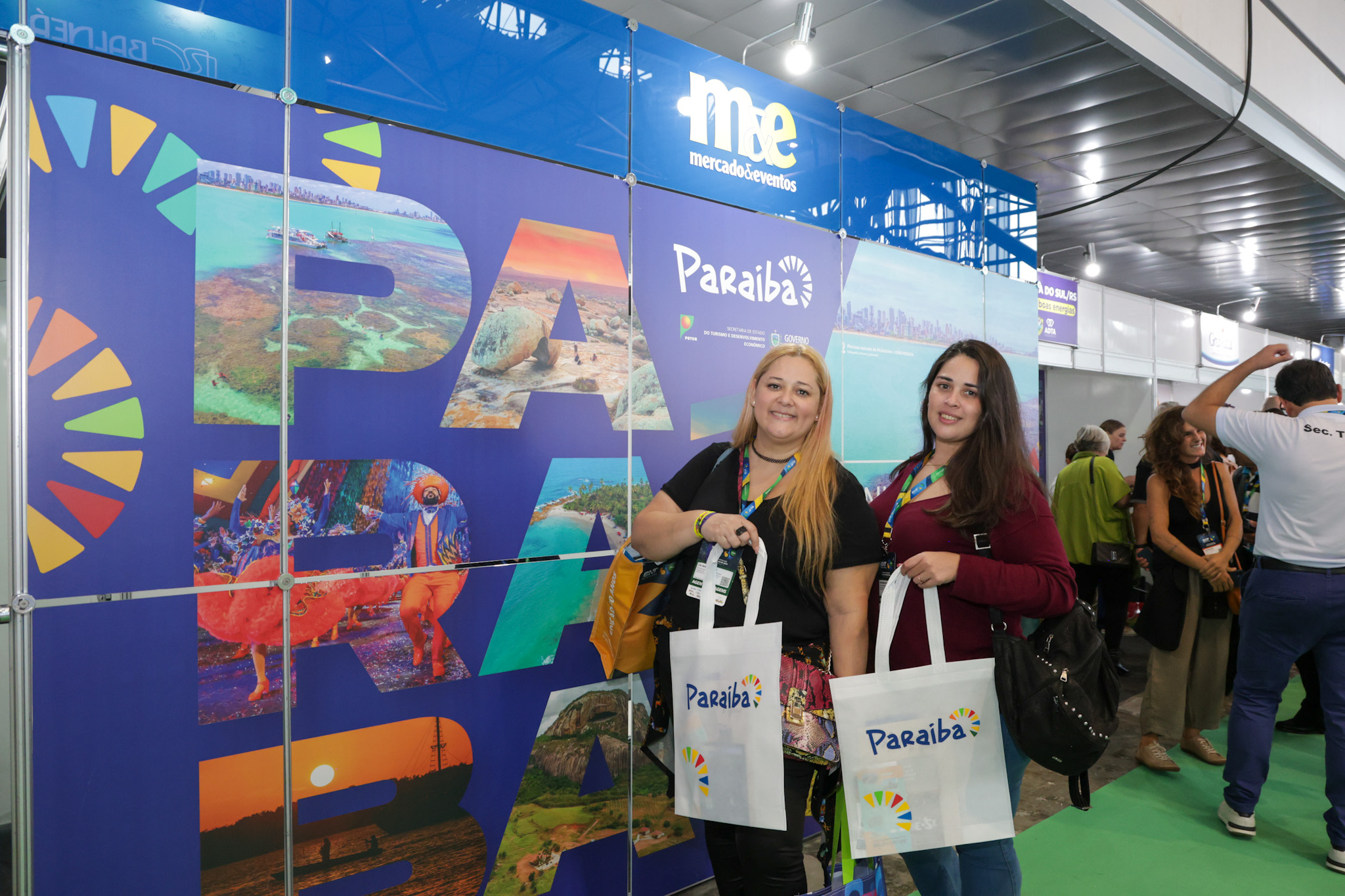 Dalma Maria, da Destination Travel&Co do Paraguai, e Laudy Marlene Bado, da Mas Group de Paraguai Dalma Maria, da Destination Travel&Co do Paraguai, e Laudy Marlene Bado, da Mas Group de Paraguai