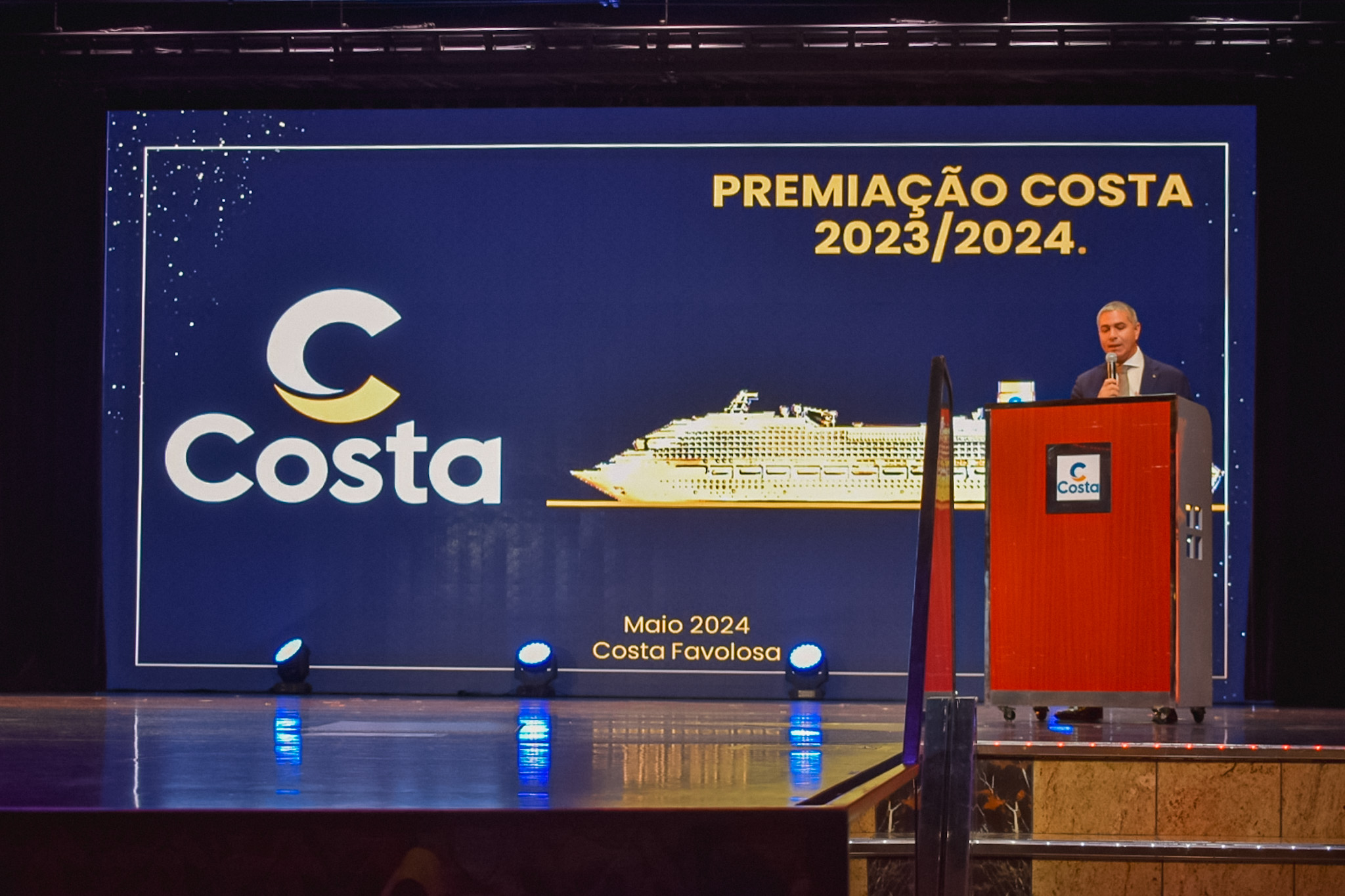 Dario Rustico, presidente da Costa Cruzeiros no Brasil abriu o evento de premiação da armadora Dario Rustico, presidente da Costa Cruzeiros no Brasil abriu o evento de premiação da armadora