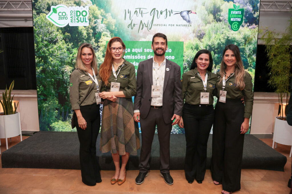 Débora Bordin, Juliana Queiroz, Bruno Wendling, Marlise Gaspareto e Isadora Rocha, do Fundtur-MS