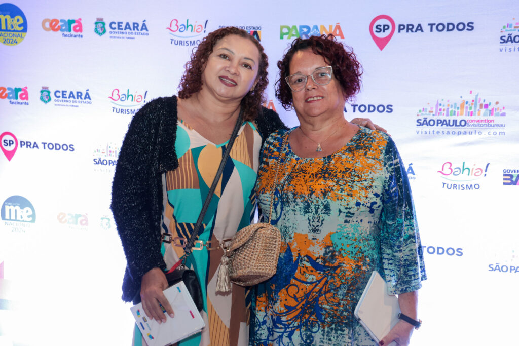 Deuselia Santos, Viajando Disney, e Verônica de Oliveira Santos Lima, Freelance