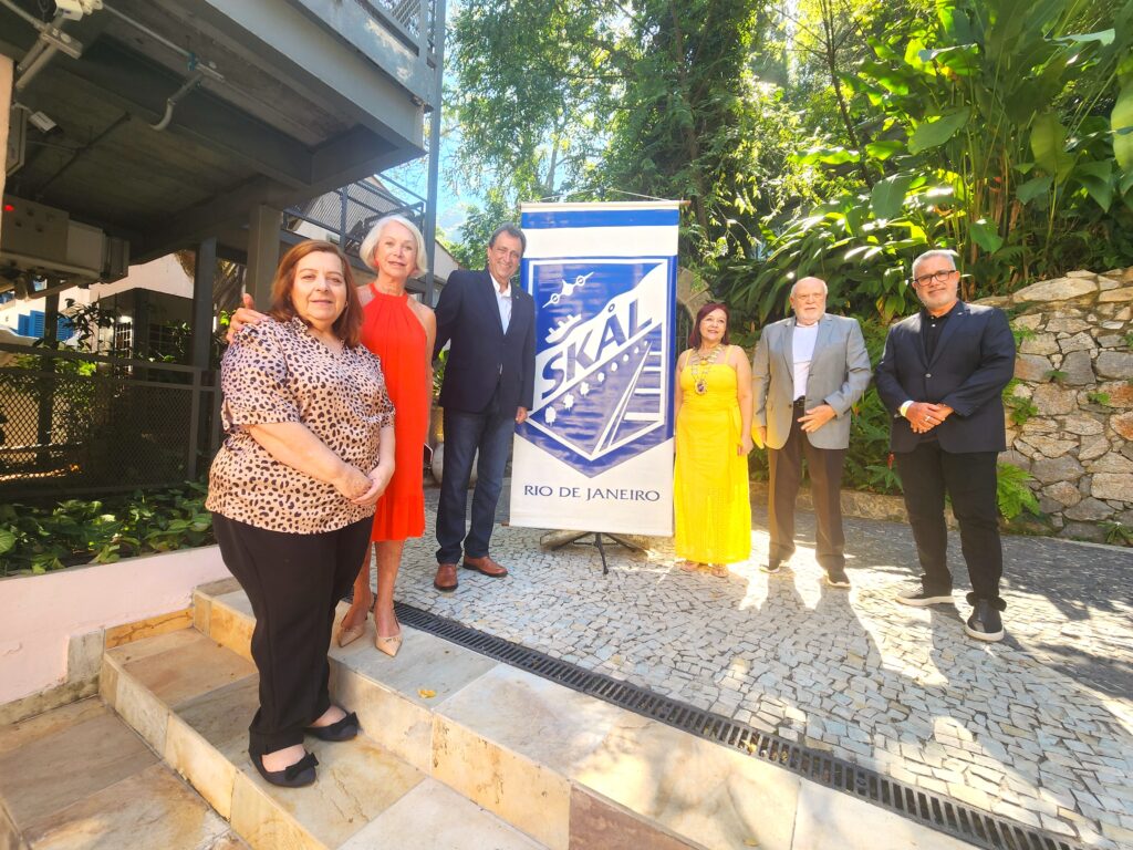 Direção colegiada com anuência de Vera Lucia de Camillis (amarelo), presidente nacional do Skal Internacional Brasil