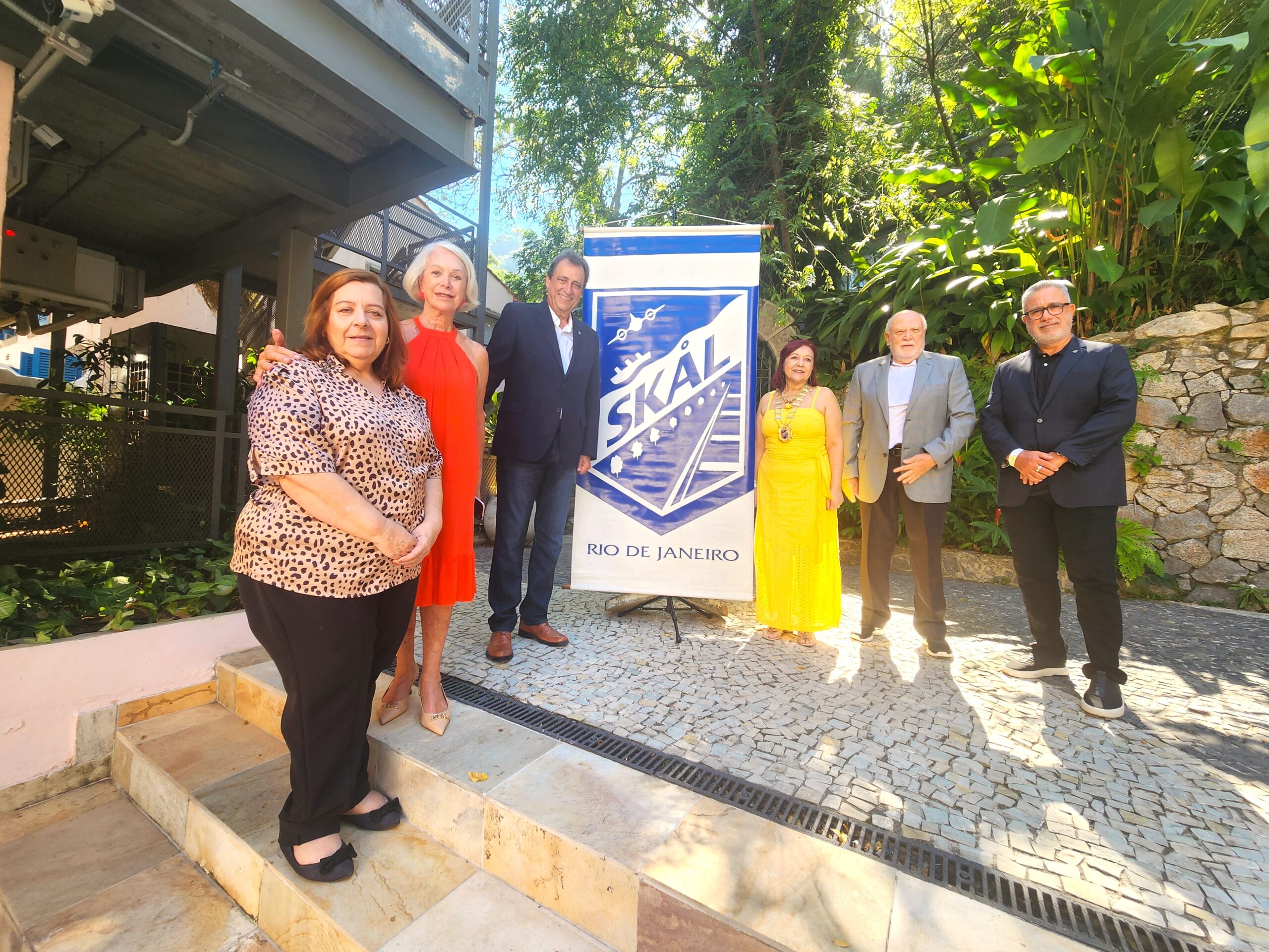 Direção colegiada com anuência de Vera Lucia de Camillis (amarelo), presidente nacional do Skal Internacional Brasil