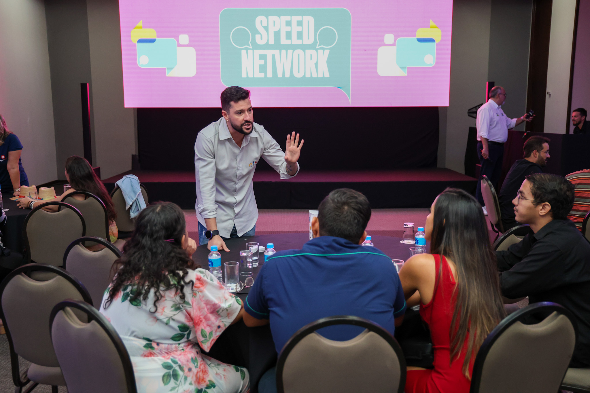 Douglas Diniz, da ETS durante o Speed Network Douglas Diniz, da ETS durante o Speed Network