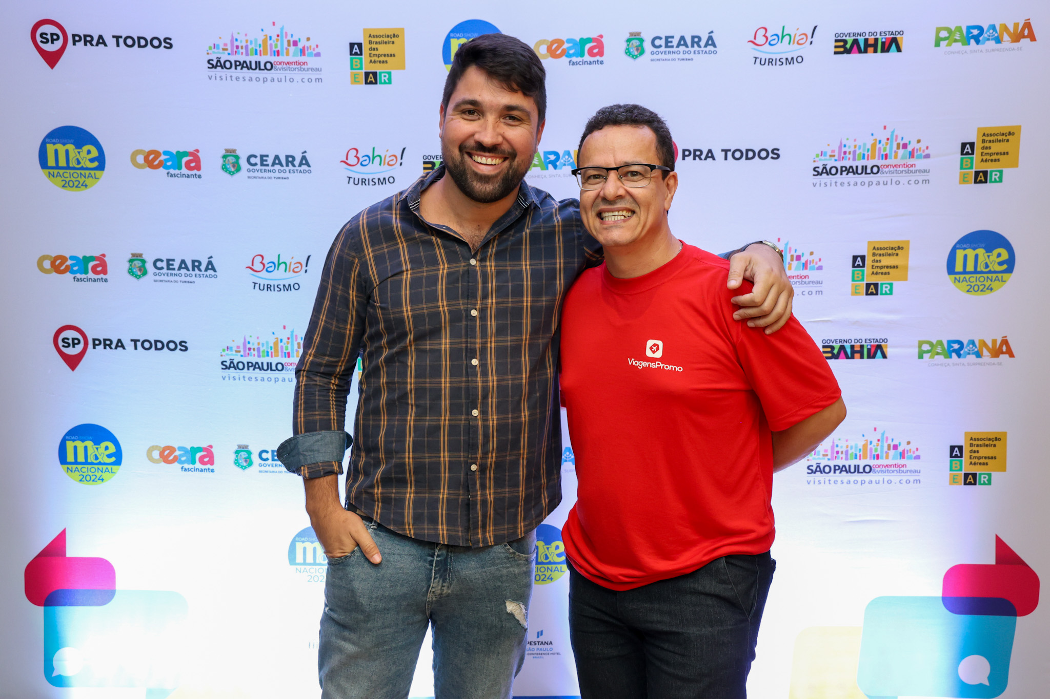 Eliel Soares, da Viva Viagens, e Leonardo Santos, da ViagensPromo