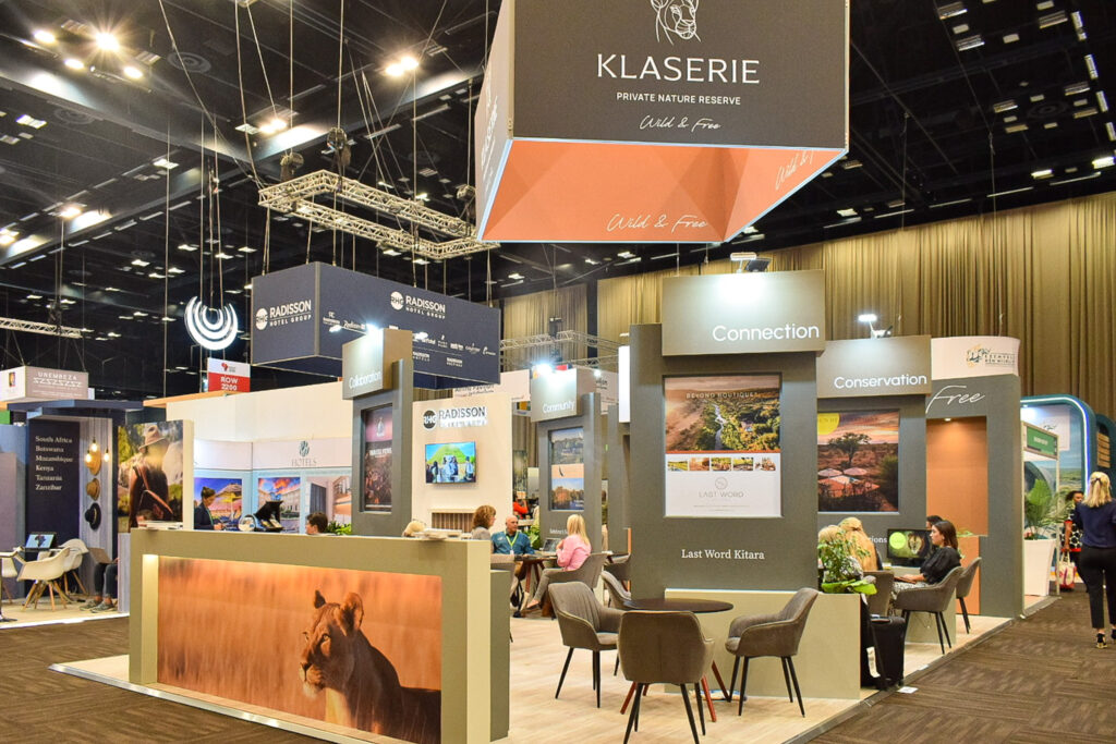 Empresas especializadas em safári estão em exposição na feira