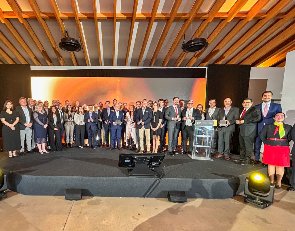 Equipe da TAP com premiados