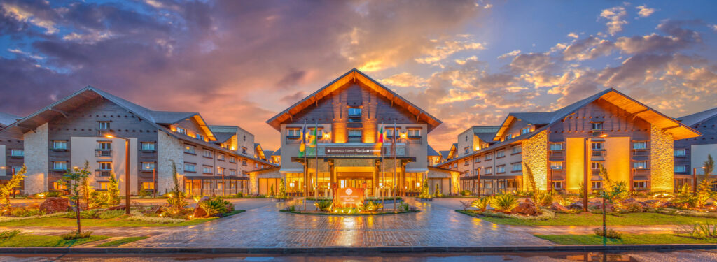 Fachada Wyndham Gramado Resorts Brasil celebra a marca de 70 resorts associados com a adesão do Wyndham Gramado