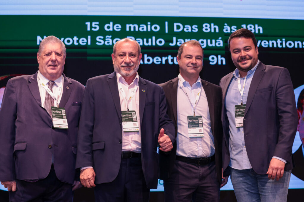 Fernando Guinato e Toni Sando, do SPCVB, Raffaele Cecere, da R1, e Rodrigo Goulart, vereador da cidade de São Paulo Fernando Guinato e Toni Sando, do SPCVB, Raffaele Cecere, da R1, e Rodrigo Goulart, vereador da cidade de São Paulo