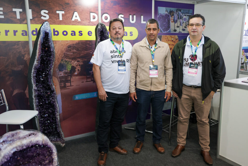 Gilmar Alves, secretário de Turisno de Canela, Dabio dos Santos e Alcindo Zilch, secretário de Turismo Ametista do Sul
