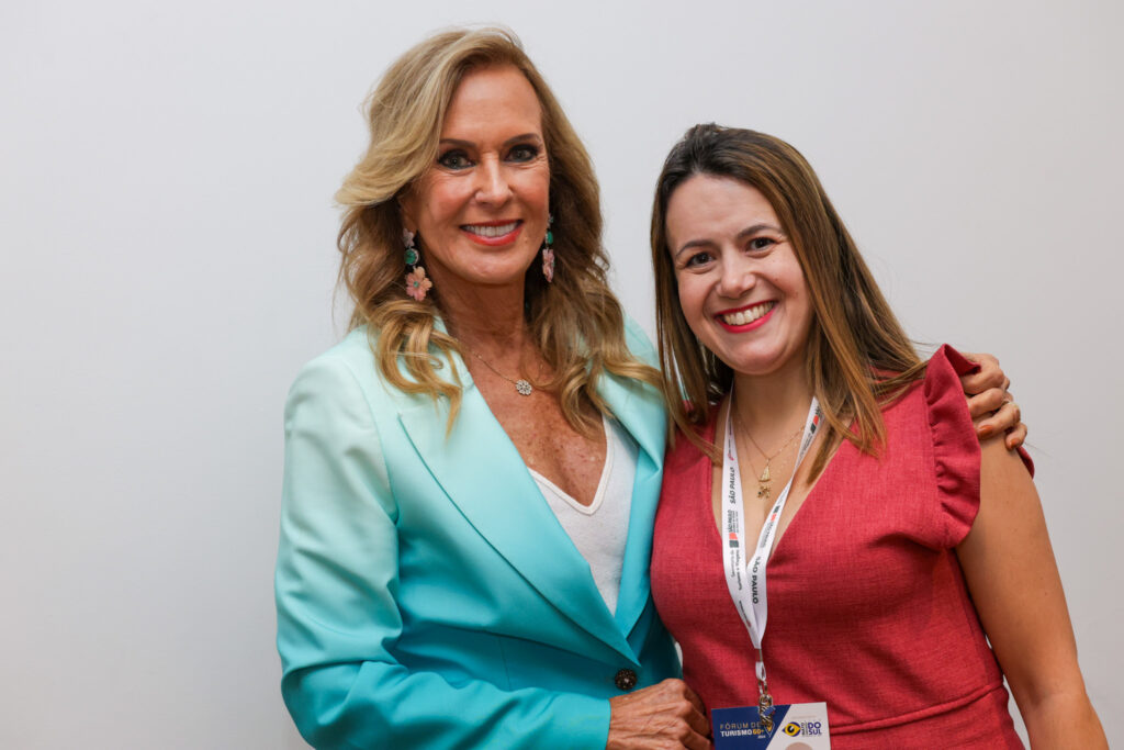 Helô Pinheiro com Juliana Assumpção , diretora executiva da Abav-SP Aviesp