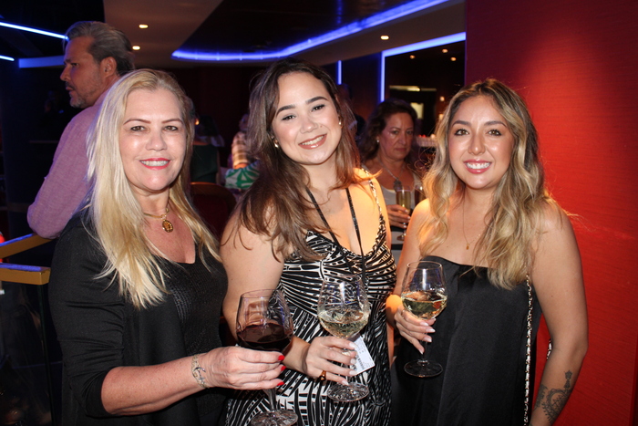 Ines Sarro, da Eventos e Inventos, Laila Silva, da Imagine e Mariane Freitas, da JetLag Ines Sarro, da Eventos e Inventos, Laila Silva, da Imagine e Mariane Freitas, da JetLag