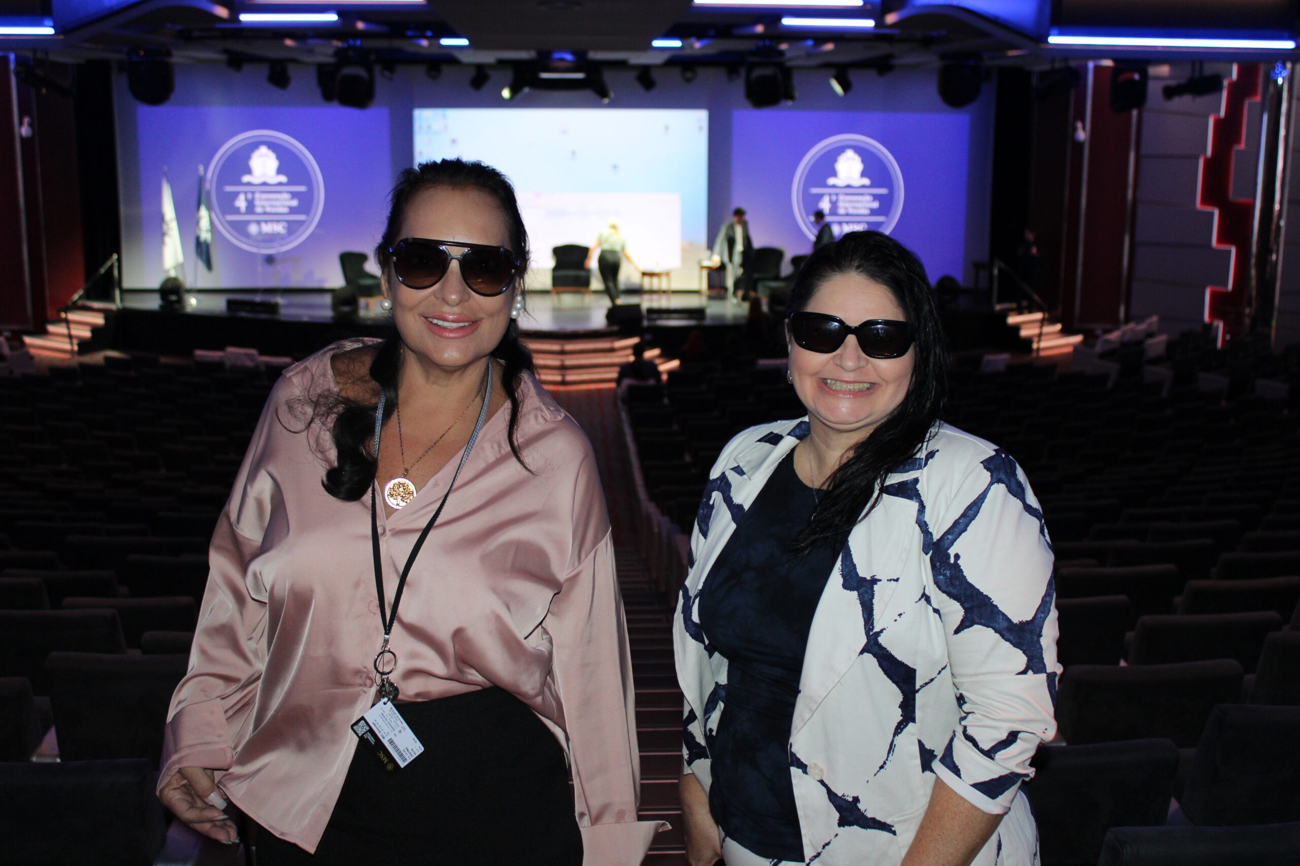 Cristiana Silva, da Ocean Blue e Milla Ferreira, da Brasilia Viagens