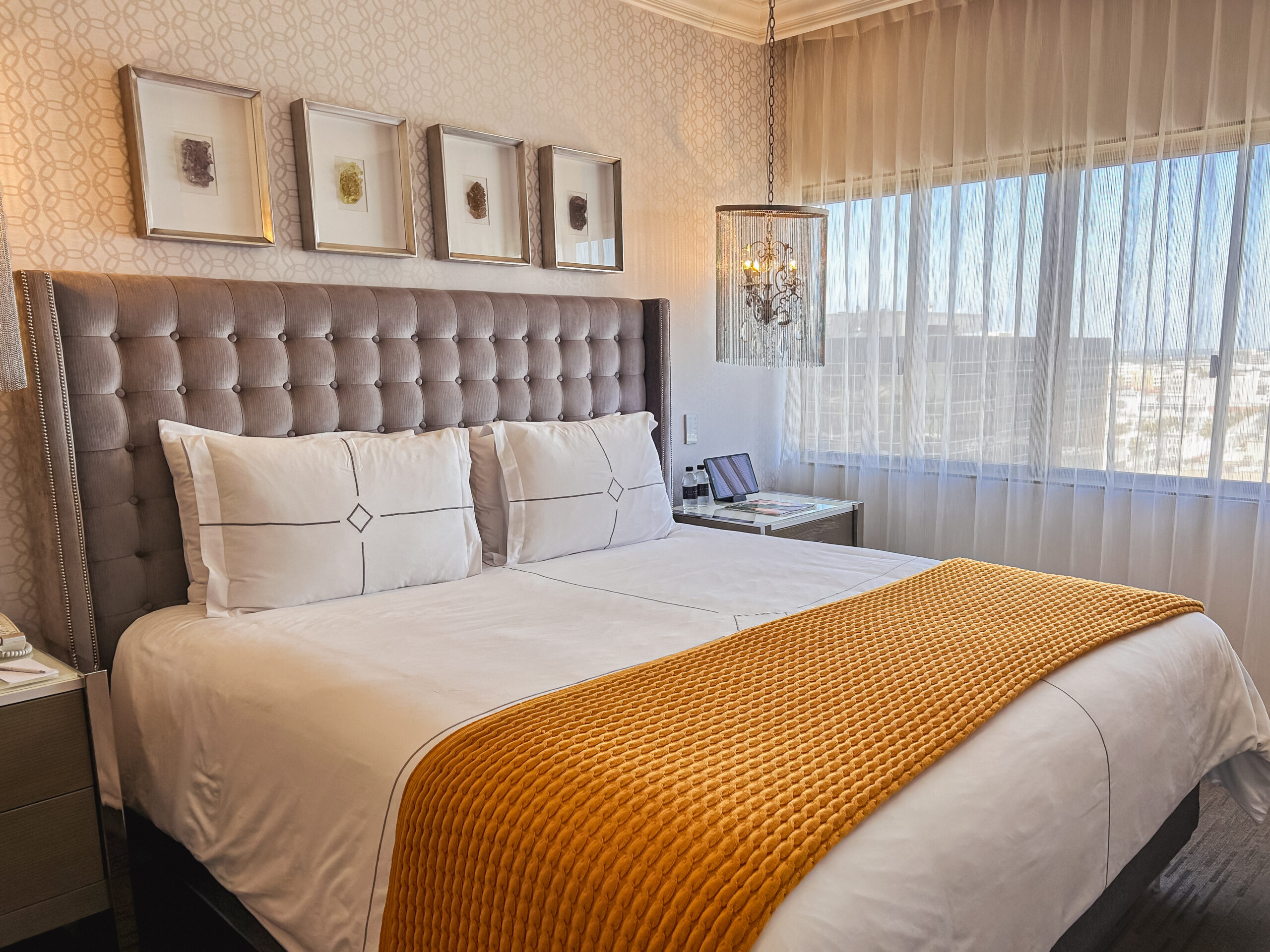 Com decoração clara, o Huntley Santa Monica Beach é uma das opções próxima à praia Com decoração clara, o Huntley Santa Monica Beach é uma das opções próxima à praia