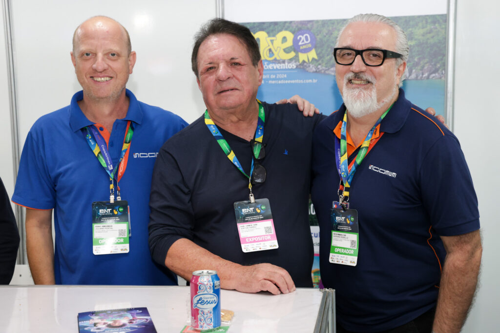 Juliano Postal, da Incomum Viagens, Airton Abreu, do Governo do Maranhão, e Adriano Rebello, da Incomum Viagens