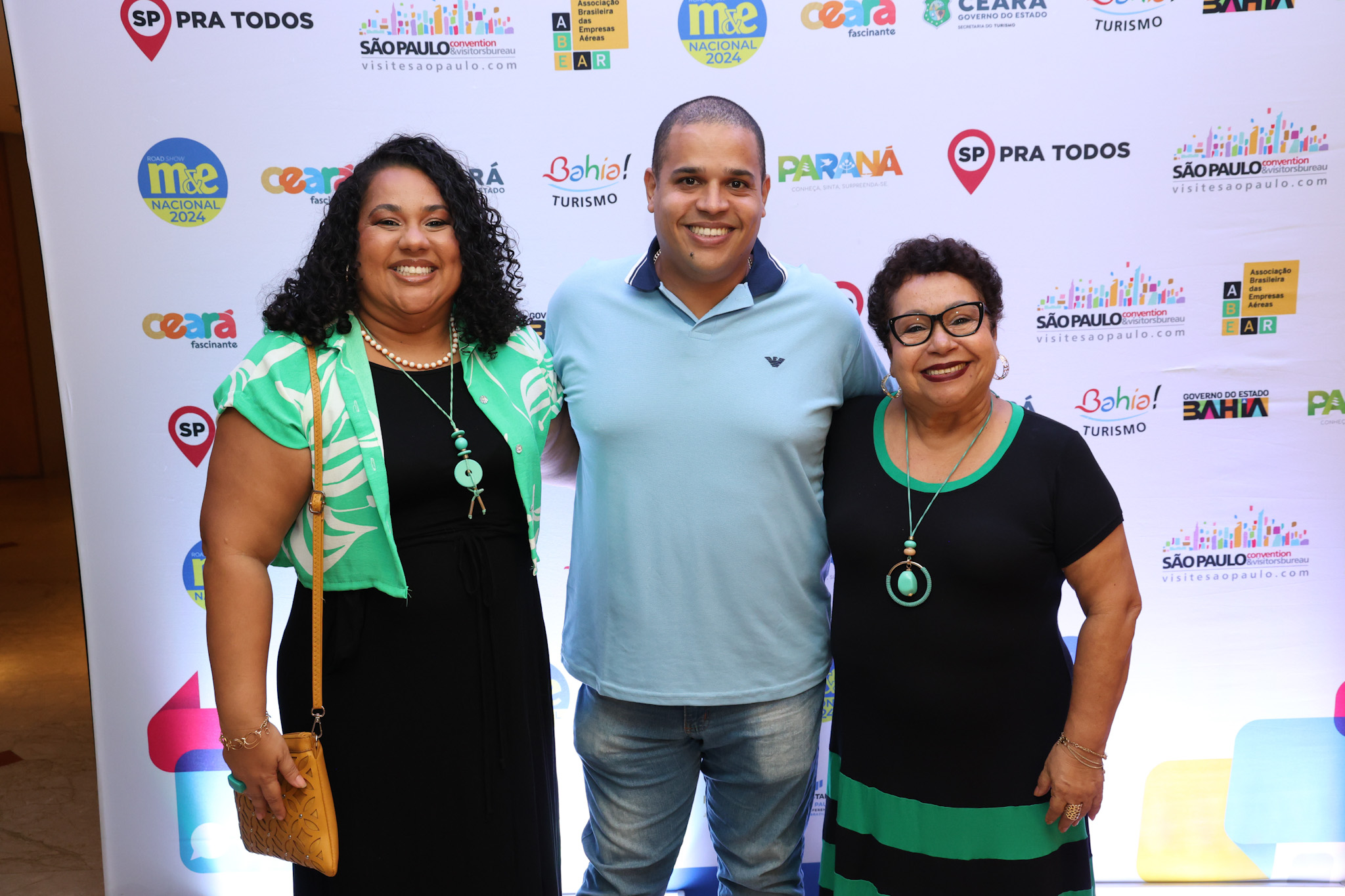 Karla, Jonathan e Lúcia Dantas, da Dantas Turismo e Eventos