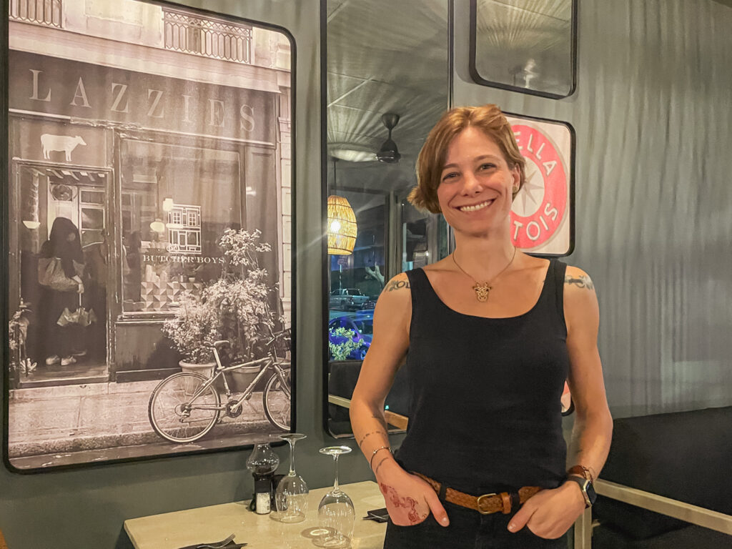 Laura Veratti, Viin Africa