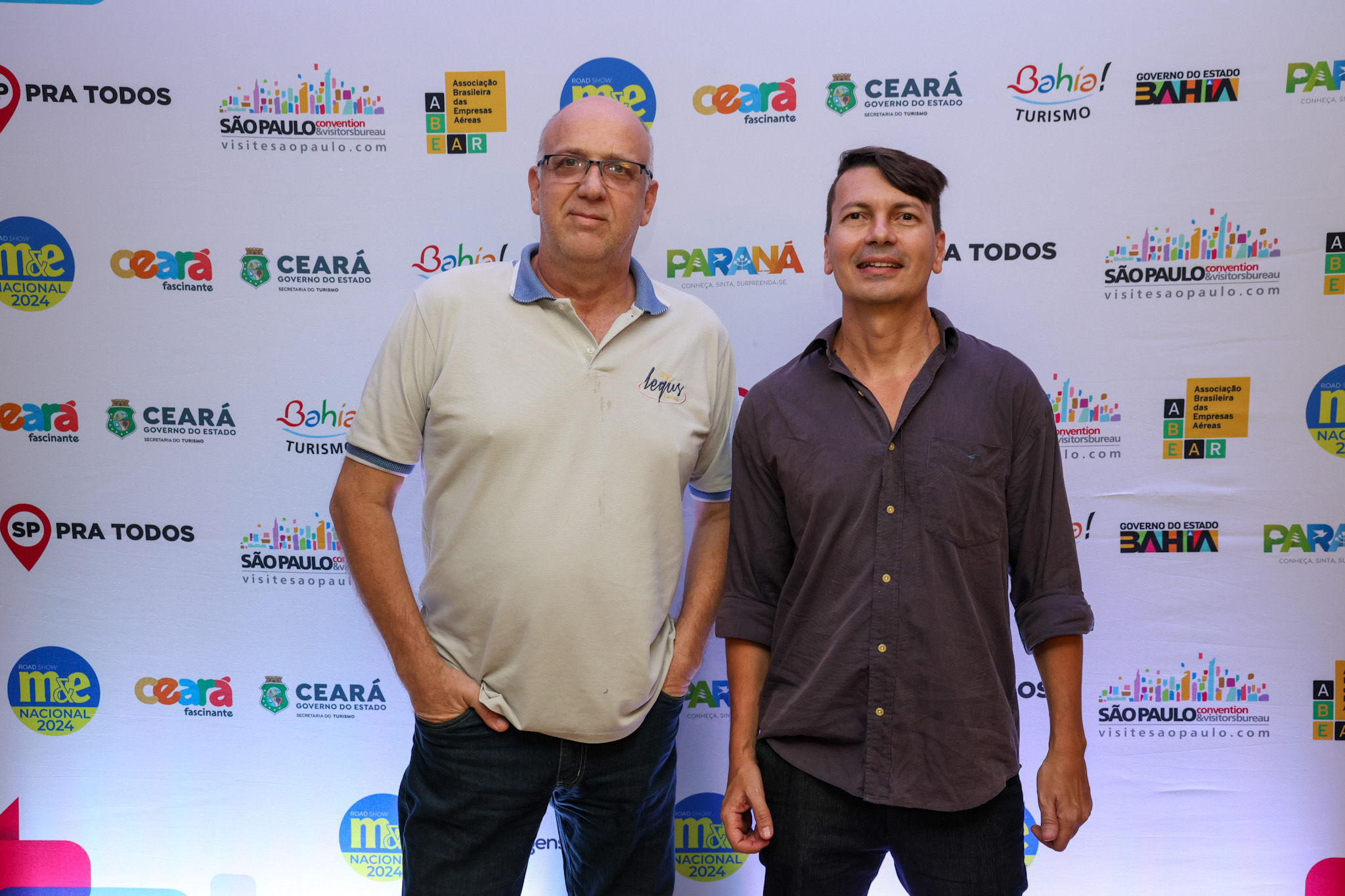 Leandro Veronezi, da Legus Turismo, e Luciano Azini, Colonial Turismo