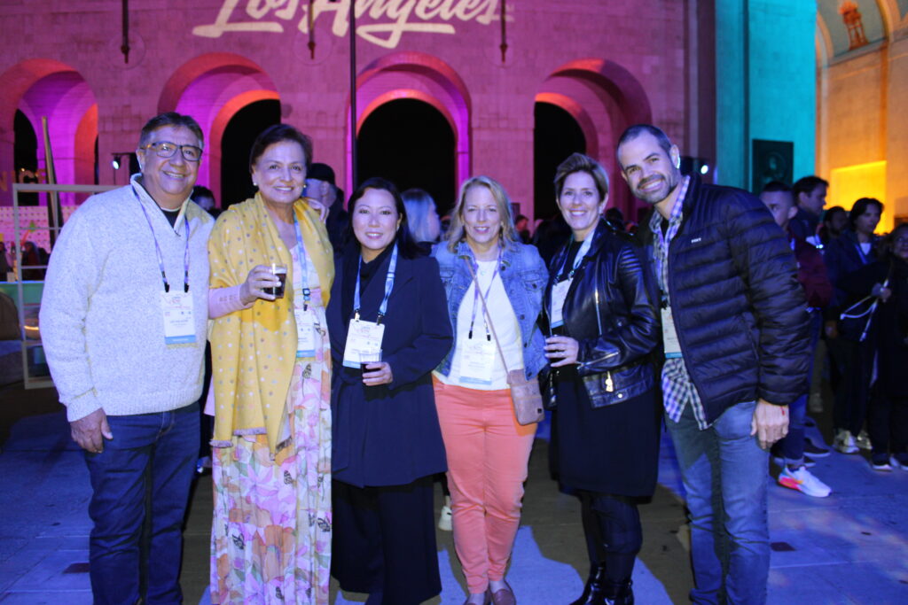 Leo Salazar, do Visit Florida, Ana Gonzalez e Karen Tookuni, do Magic Village, Danielle Holander, do Visit Orlando, Fernanda Doria, do Magic Village, e Wesley Costa, do Visit Orlando