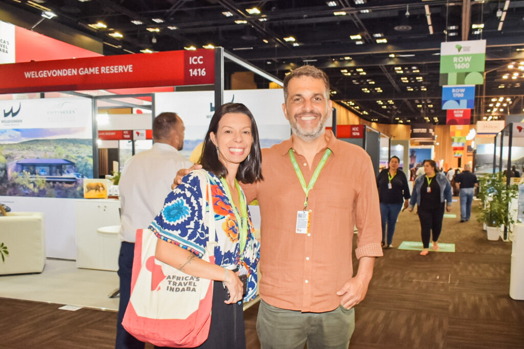 Letícia Vasconcelos, da TGK Travel e Marcelo Marques, do Turismo da África do Sul