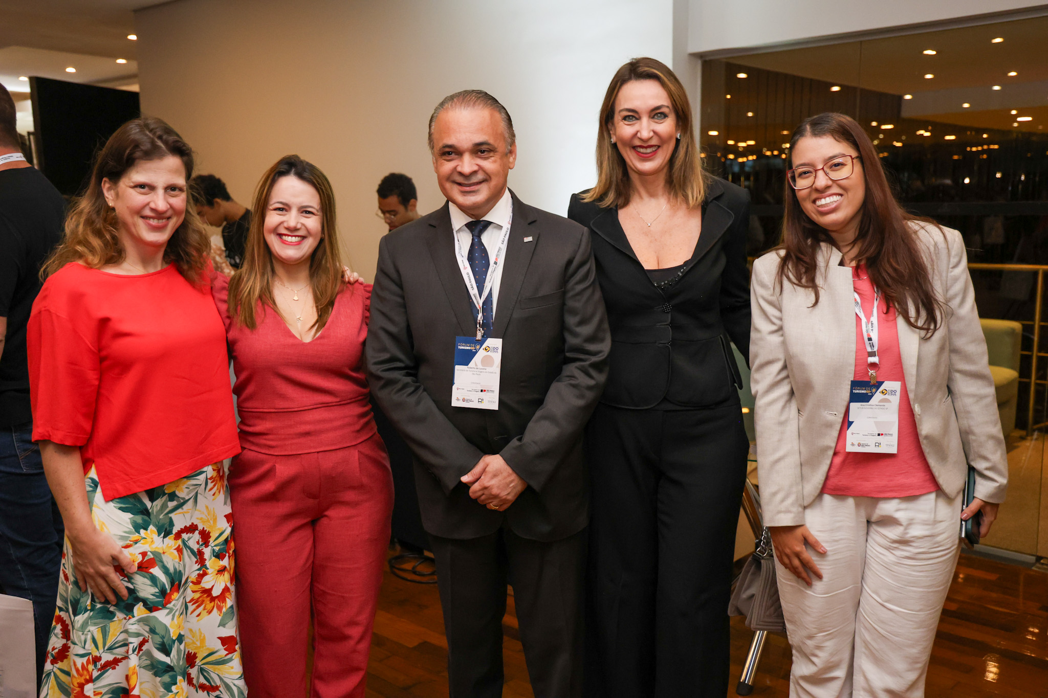 Mariana Alcorta e Juliana Assumpção, da Abav-SP Aviesp, Roberto de Lucena, Luciane Leite e Ana Clemente, da Setur-SP