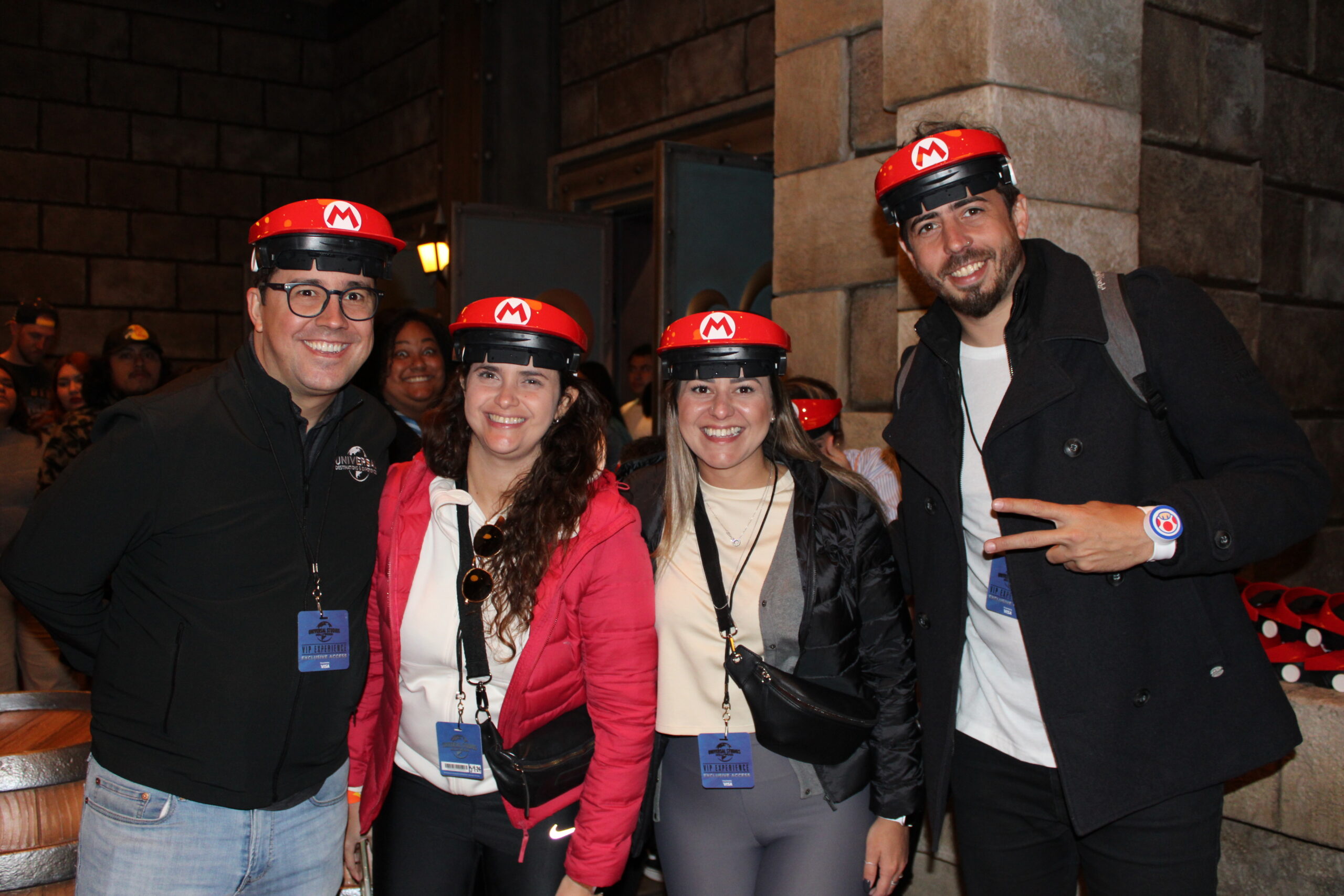 Martim Diniz, da Universal, com Giulliana Mesquita, Natalia Saderi e Yago Masid, da Azul Viagens Martim Diniz, da Universal, com Giulliana Mesquita, Natalia Saderi e Yago Masid, da Azul Viagens